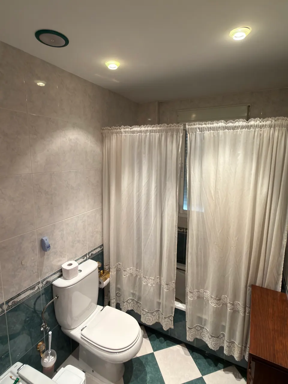 Baño principal con bañera